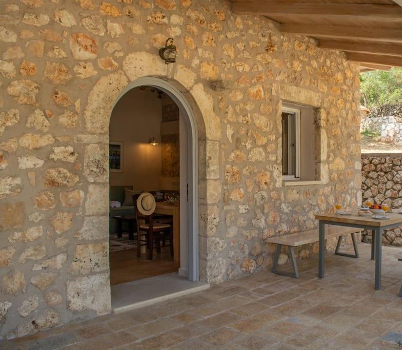 Avli - Tranquil Stonehouse In Lefkada Vila Alexandros Exterior foto