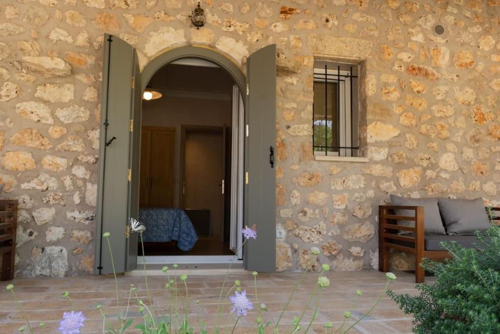 Avli - Tranquil Stonehouse In Lefkada Vila Alexandros Exterior foto